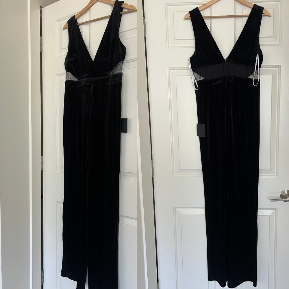 Lulus Black Velvet Wide Leg Jumpsuit Lace Back V‎ Neck Size M NWT - Picture 2 of 9